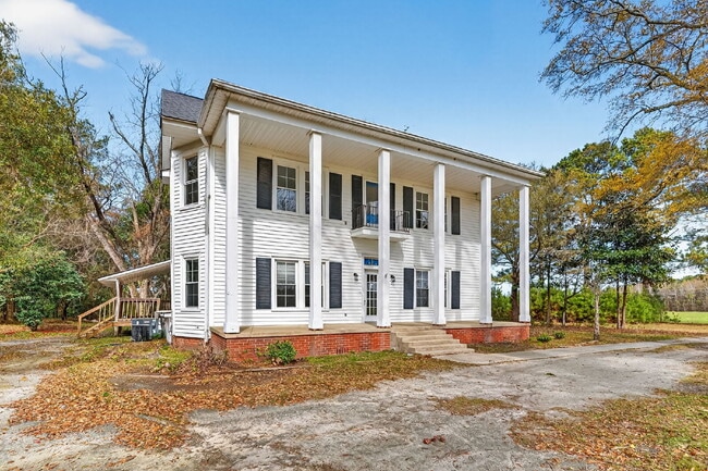 Foto del edificio - 409 Meadow Rd