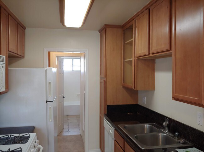 Foto del edificio - 1430 W Lambert Rd