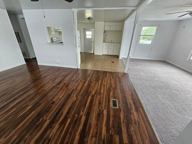 Foto del edificio - 14342 Starcross St