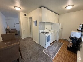 Building Photo - 1811 13th Ave