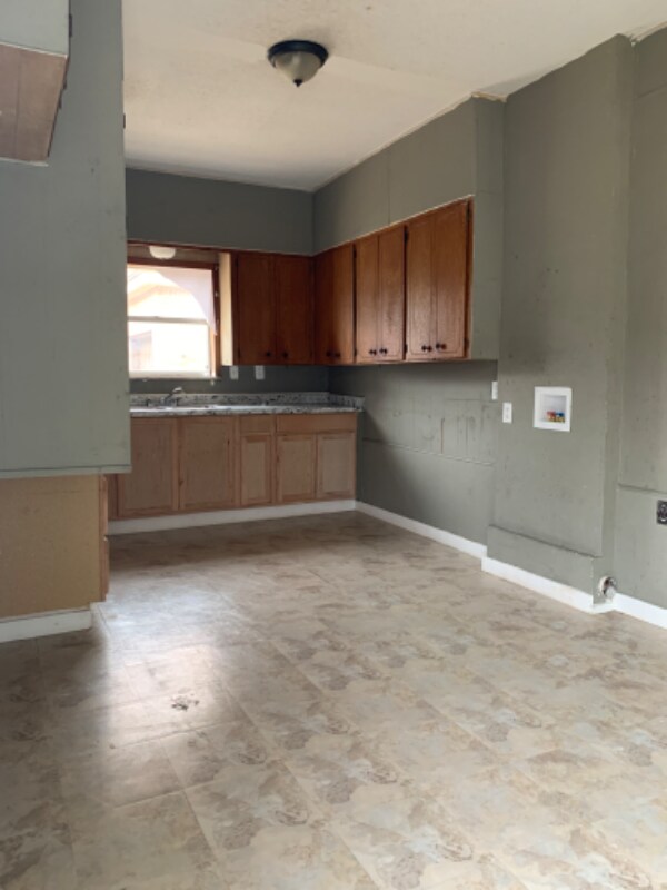 Foto del edificio - 705 College St