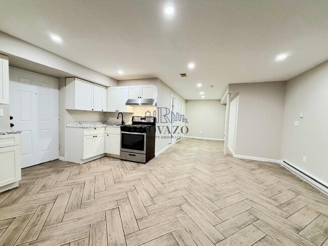 Building Photo - 172 Seymour Ave