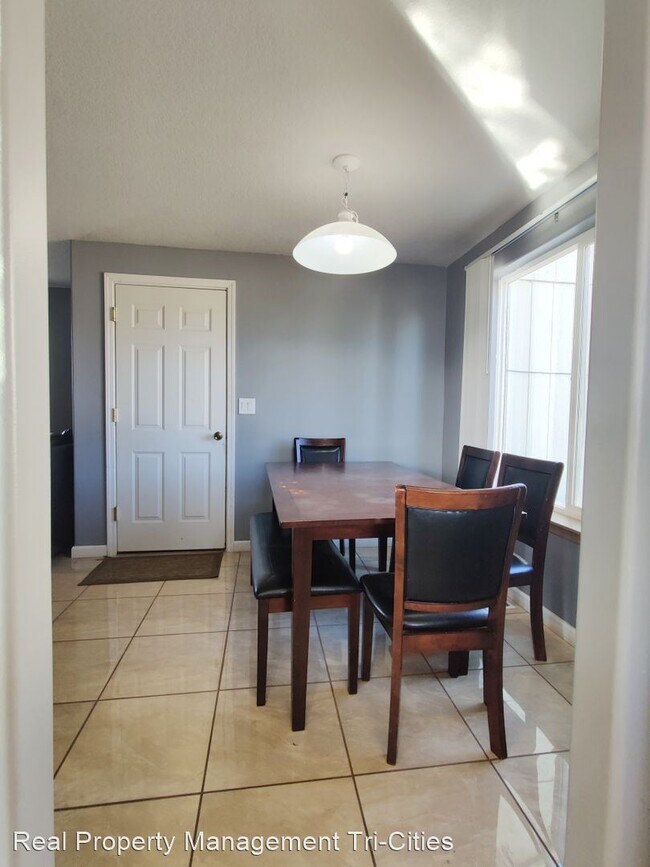 Foto del edificio - 3 br, 2.5 bath House - 8612 Overland Ct