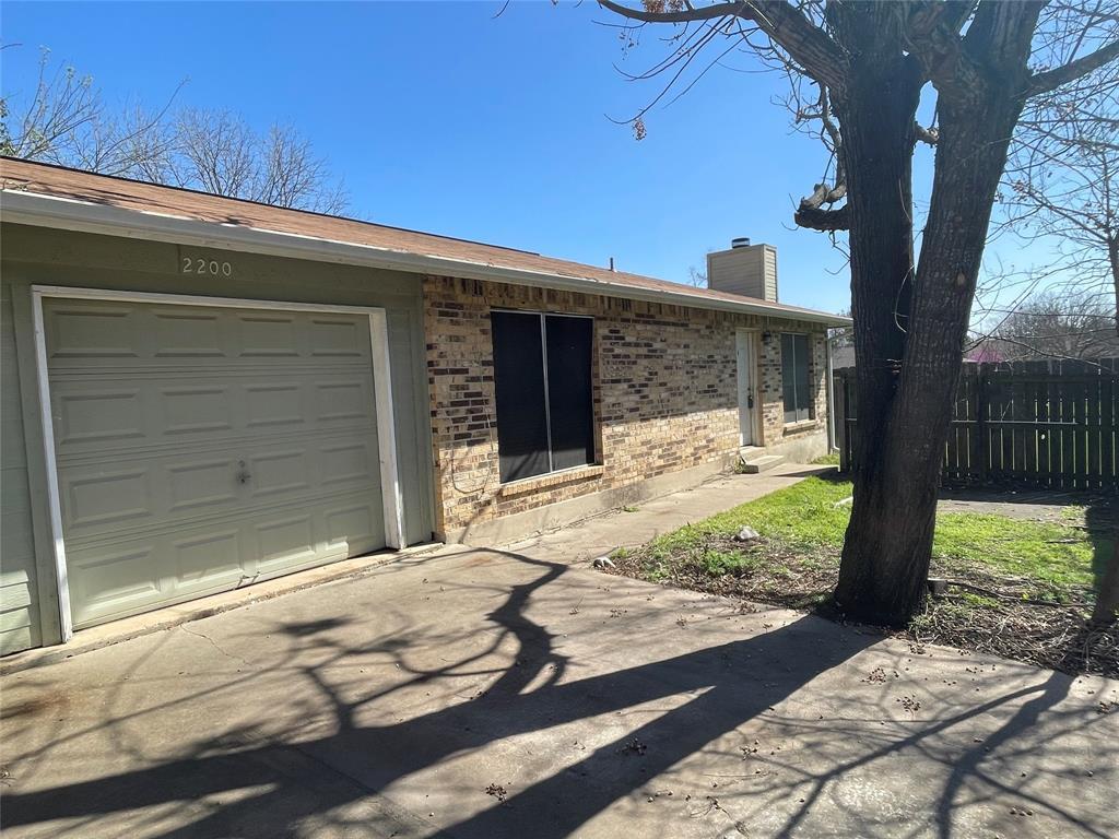 Foto principal - 2200 Granberry Dr