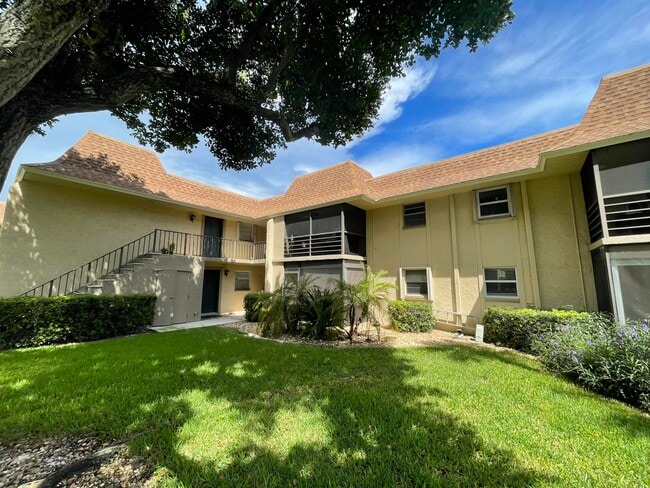 Building Photo - 1301 NW 12th Ave