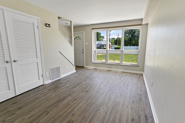 Living room - 1255 S New Florissant Rd