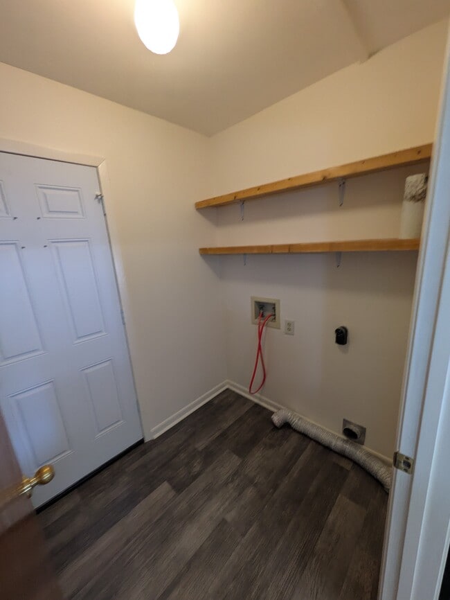 Laundry room and back door aaccess - 1501 Green Acres Blvd