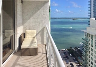 Building Photo - 1200 Brickell Bay Dr