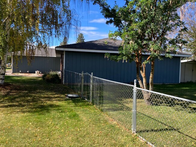 Foto del edificio - 5149 Sumac Ave