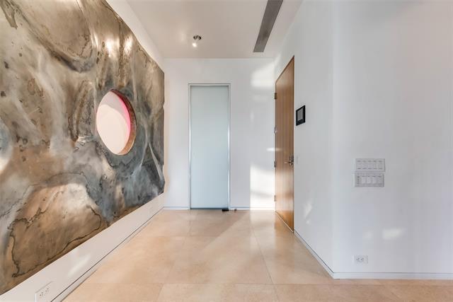 Foto del edificio - 2430 Victory Park Ln