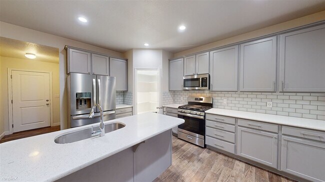 Building Photo - 3 br, 3.5 bath Townhome - 5083 Walford Lane