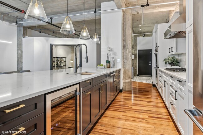 Foto del edificio - 850 W Adams St