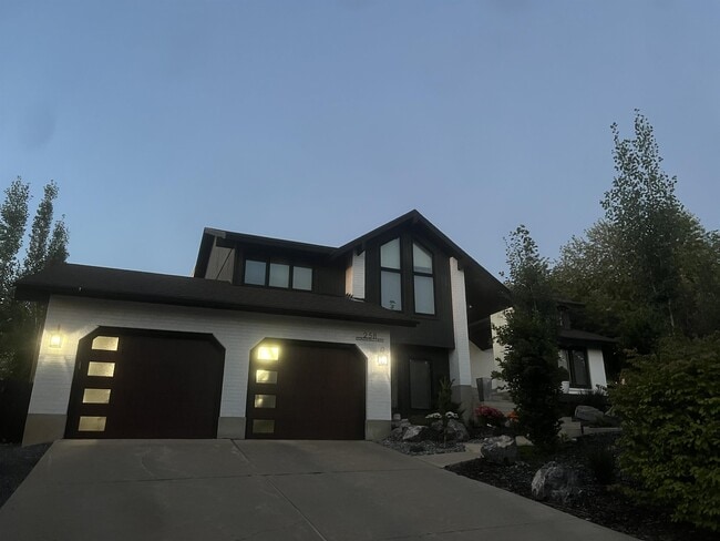 Building Photo - 258 Stonehenge Dr
