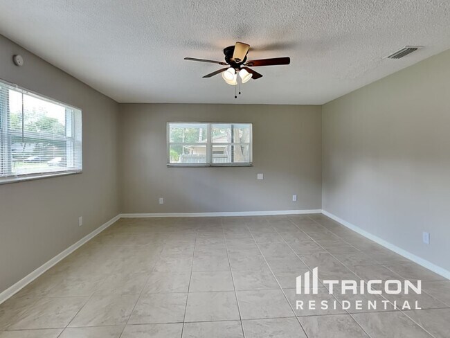 Building Photo - 4408 Ann Arbor Drive Tampa FL