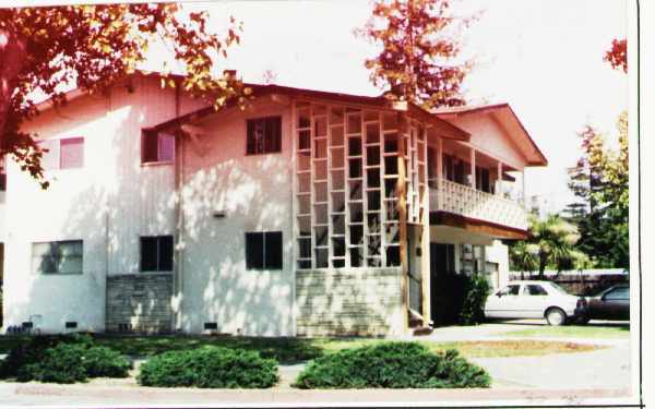 Building Photo - 4525 Moorpark Ave