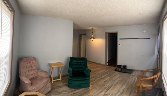 Foto del edificio - 519 Dewey Ave N