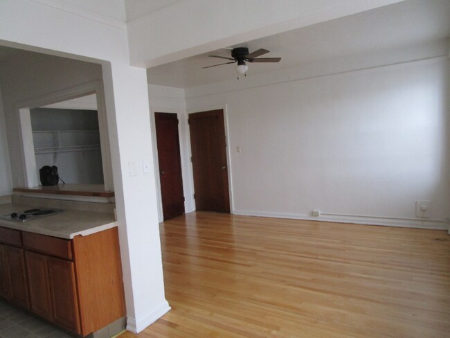 Foto del edificio - 608 Central Ave