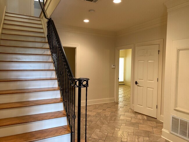 Foto del edificio - 2210 Bellefontaine