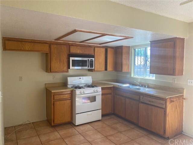 Primary Photo - 530 W Orange Grove Ave