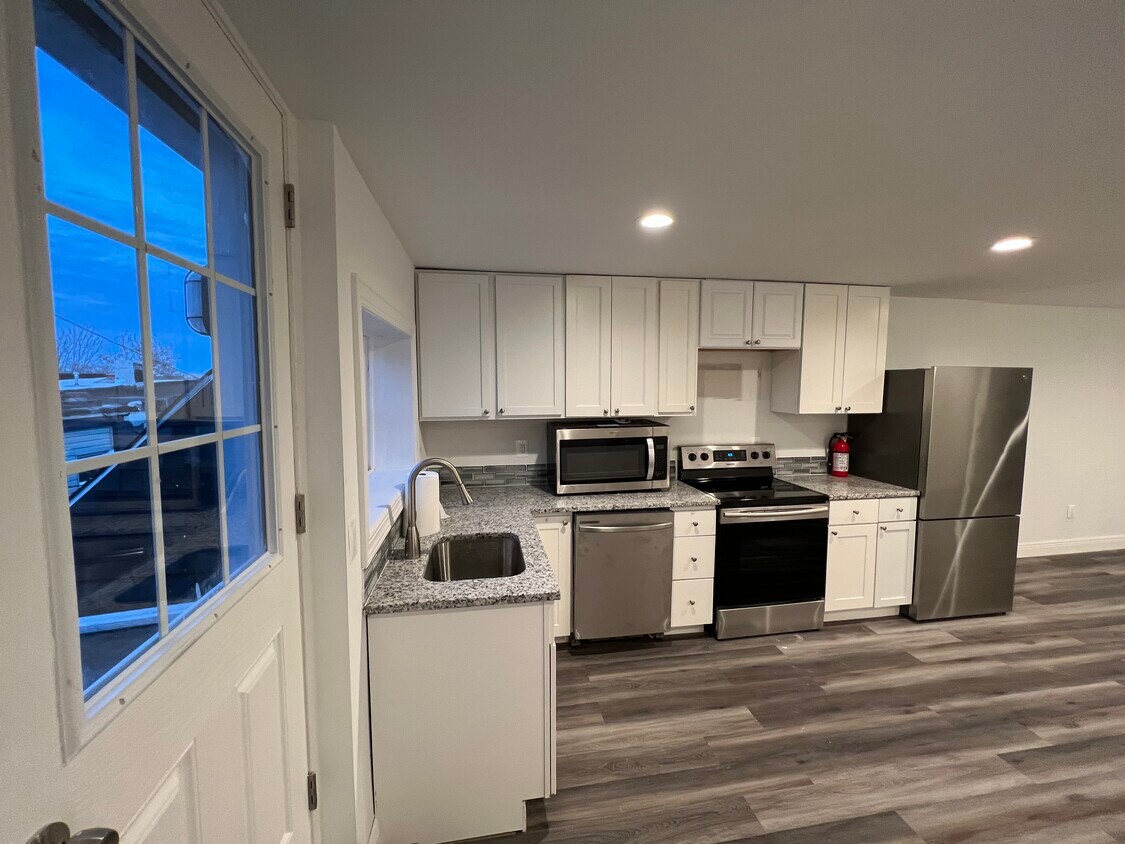 2212 E Monument St Unit 2, Baltimore, MD 21205 Condo for Rent in