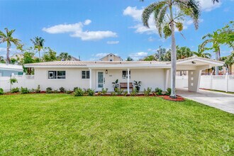 Building Photo - 620 Las Palmas Park