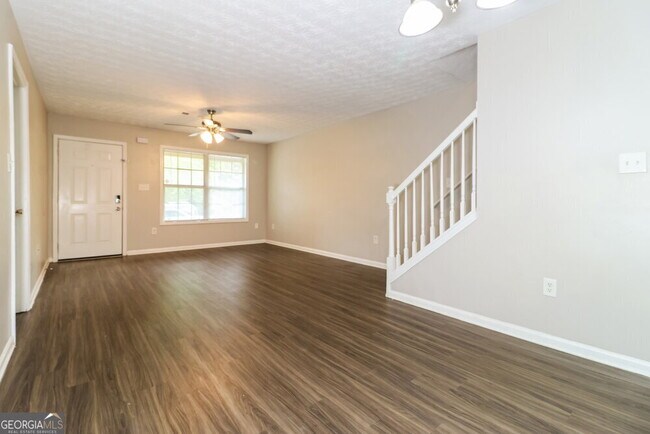 Foto del edificio - 1000 Weatherwood Pl NE