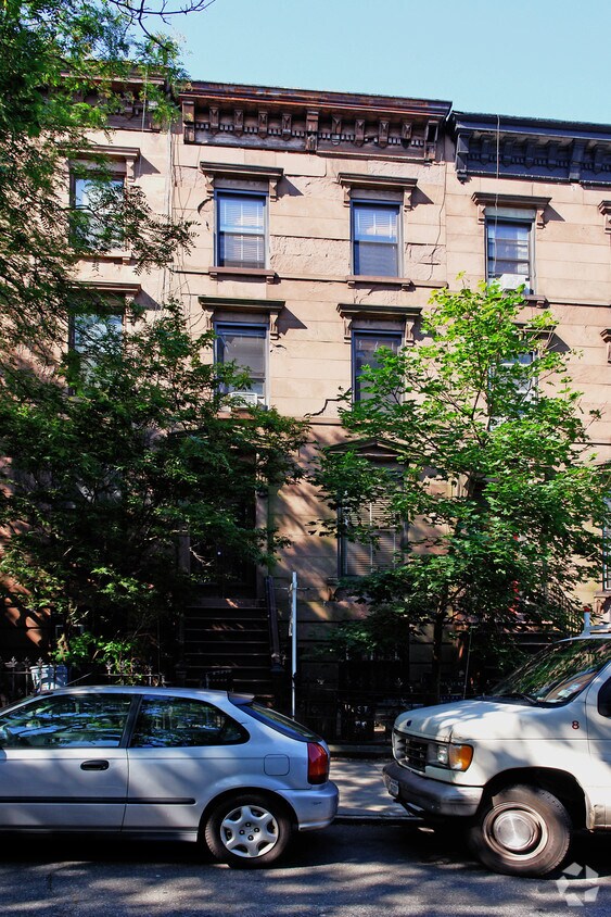 Building Photo - 216 17th St