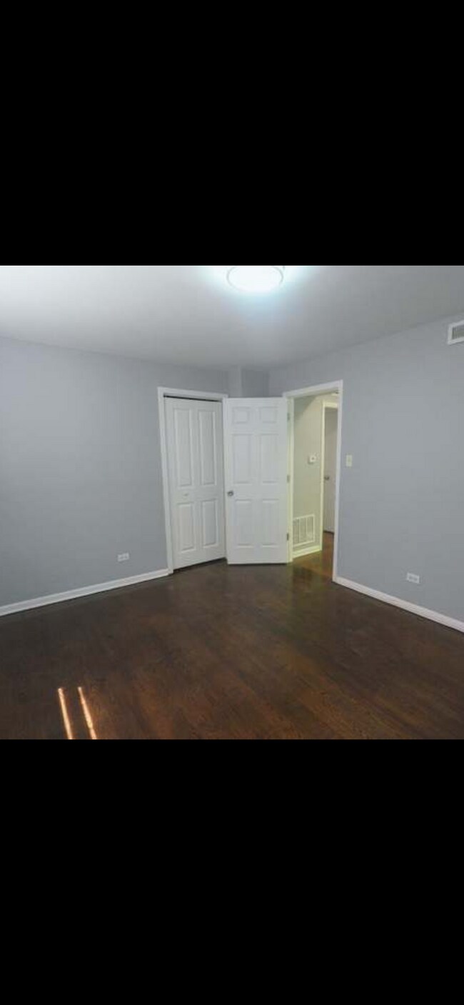 Foto del edificio - 7950 S Lafayette Ave