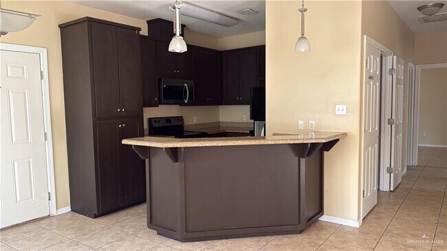 Building Photo - 9 South Dr