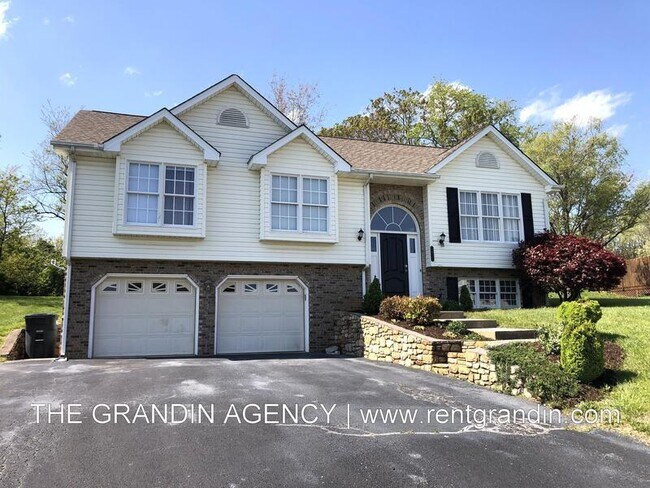 Foto del edificio - 1811 Meadows Ct