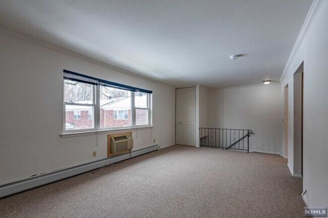 Foto del edificio - 127 Regency Park