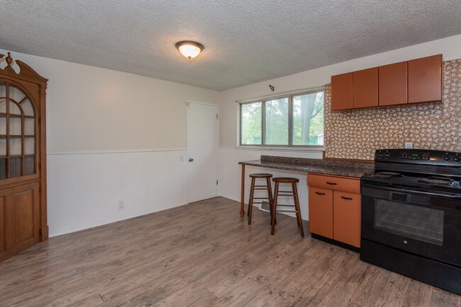 Building Photo - 1706 Doane Dr