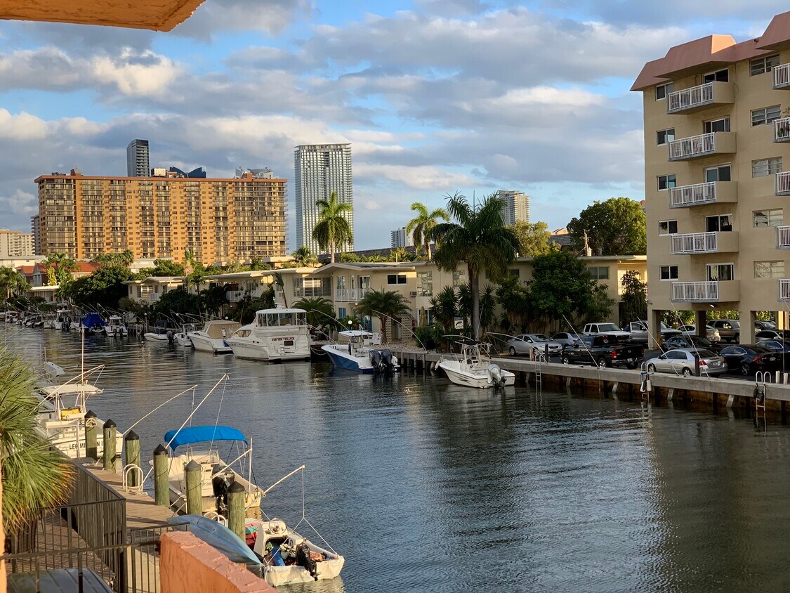 3582 NE 171 St Unit 204, Sunny Isles Beach, FL 33160 Condo for Rent