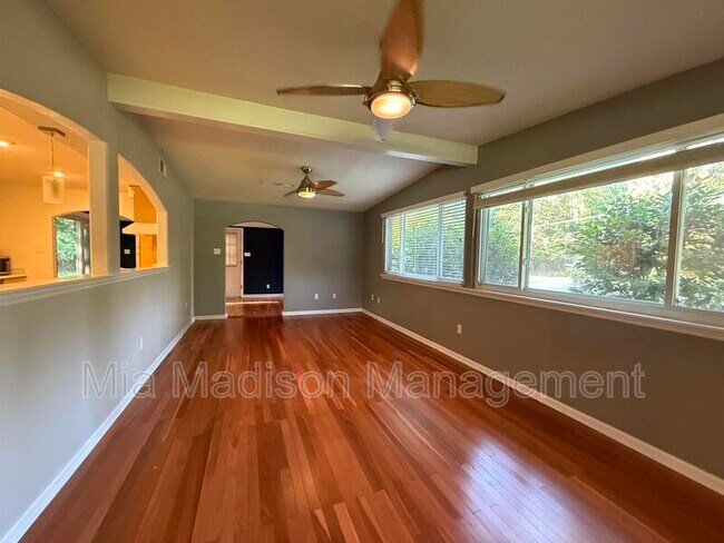 Foto del edificio - 146 Jacquelyn Dr