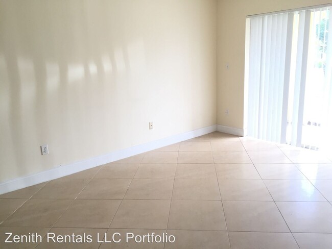 Building Photo - 2660 S University Dr
