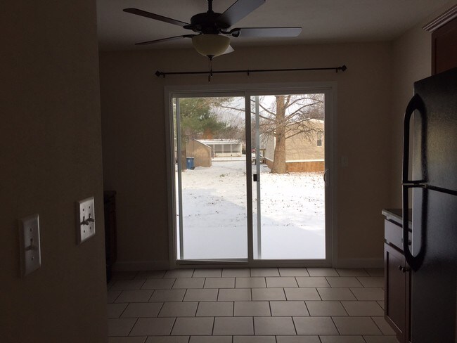 Foto del edificio - 423 Meadow Dr