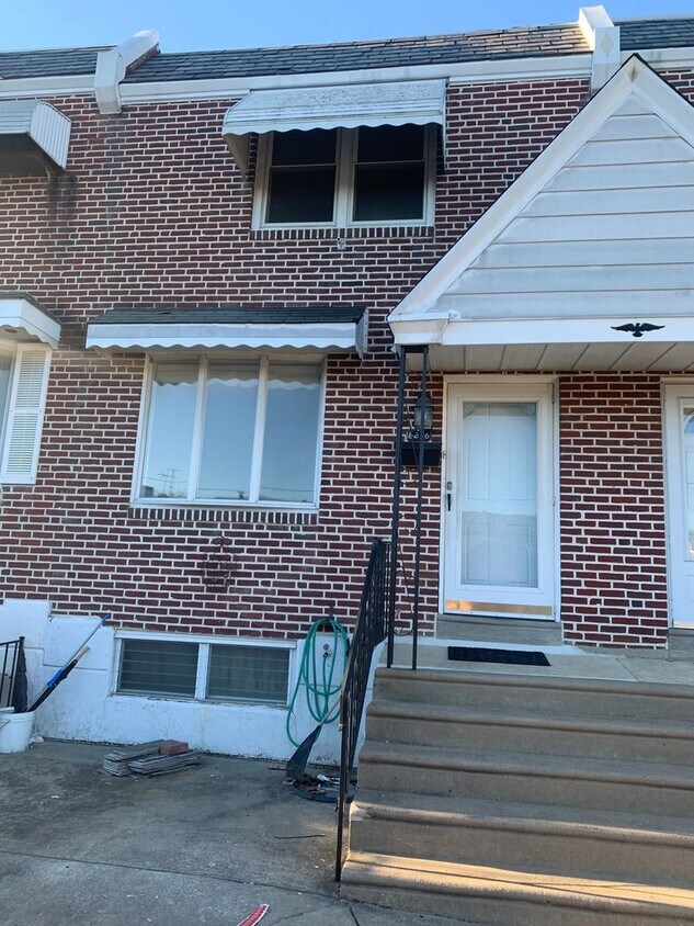 Primary Photo - PHA house ONLY 3 bed 1.5 bath