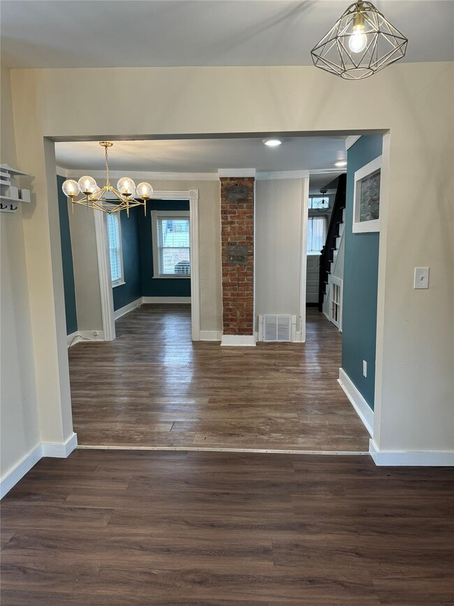 Building Photo - 38 N Elm St