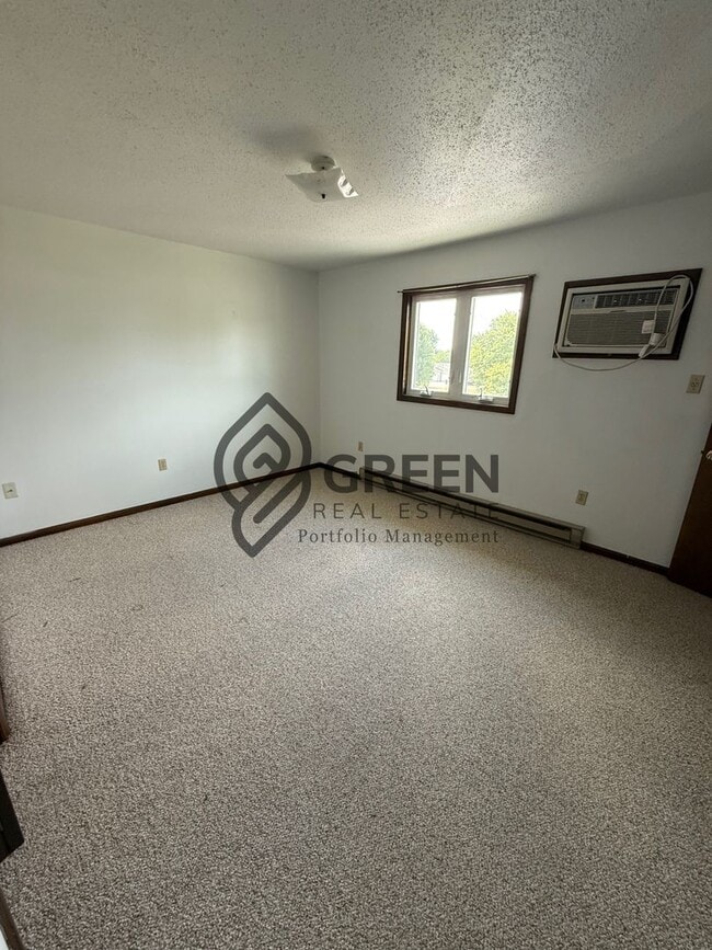 Building Photo - 221 Keigher Dr