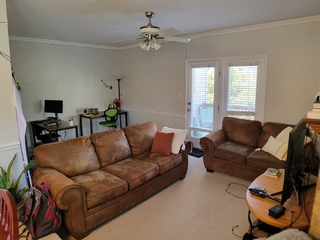 Building Photo - KAPLAN4145