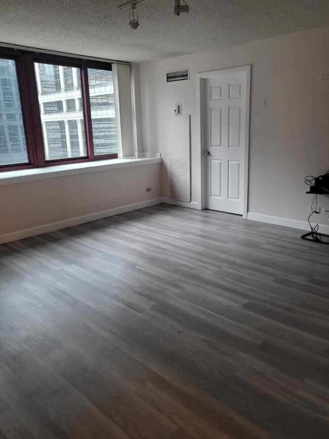 Foto del edificio - 200 N Dearborn St