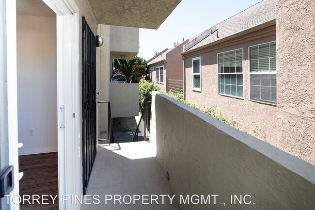 Foto del edificio - 1656 Reed Ave