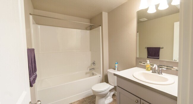 Foto del edificio - 3 Bedroom, 2 bathroom home on Sunnyside Hill!
