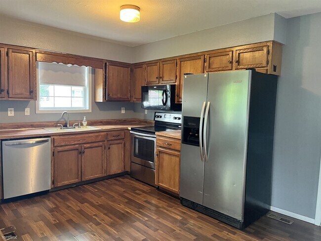 Building Photo - 3 br, 1 bath House - 809 Kimberly St