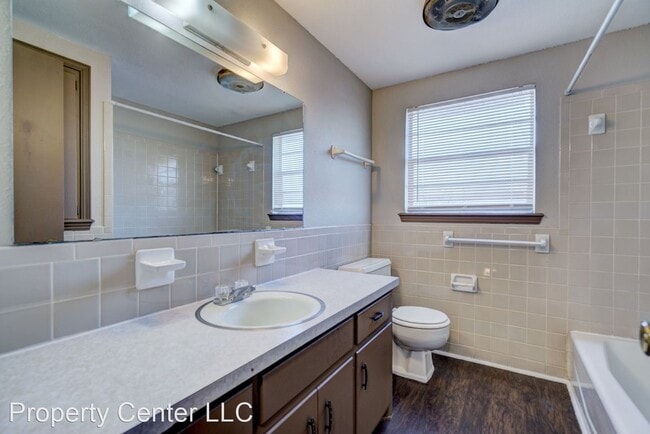 Building Photo - 2 br, 1.5 bath House - 2629 Elwood Drive