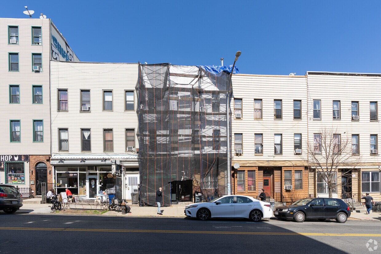 Foto principal - 153 Wilson Ave