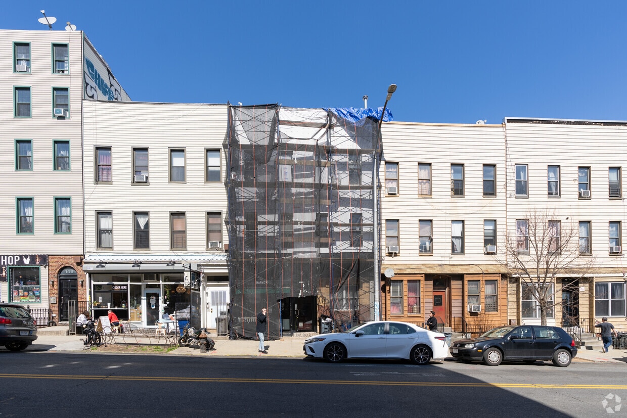 Primary Photo - 153 Wilson Ave