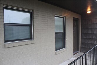 Building Photo - 1518 East Ave