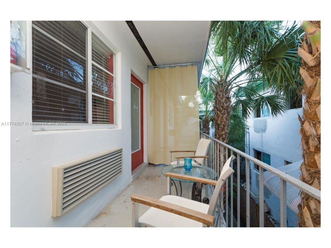 Foto principal - 1335 15th St