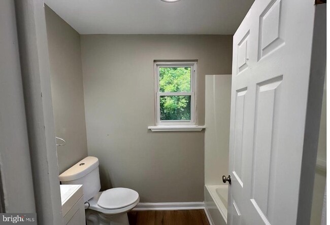 Building Photo - 574 Loch Lomond Dr